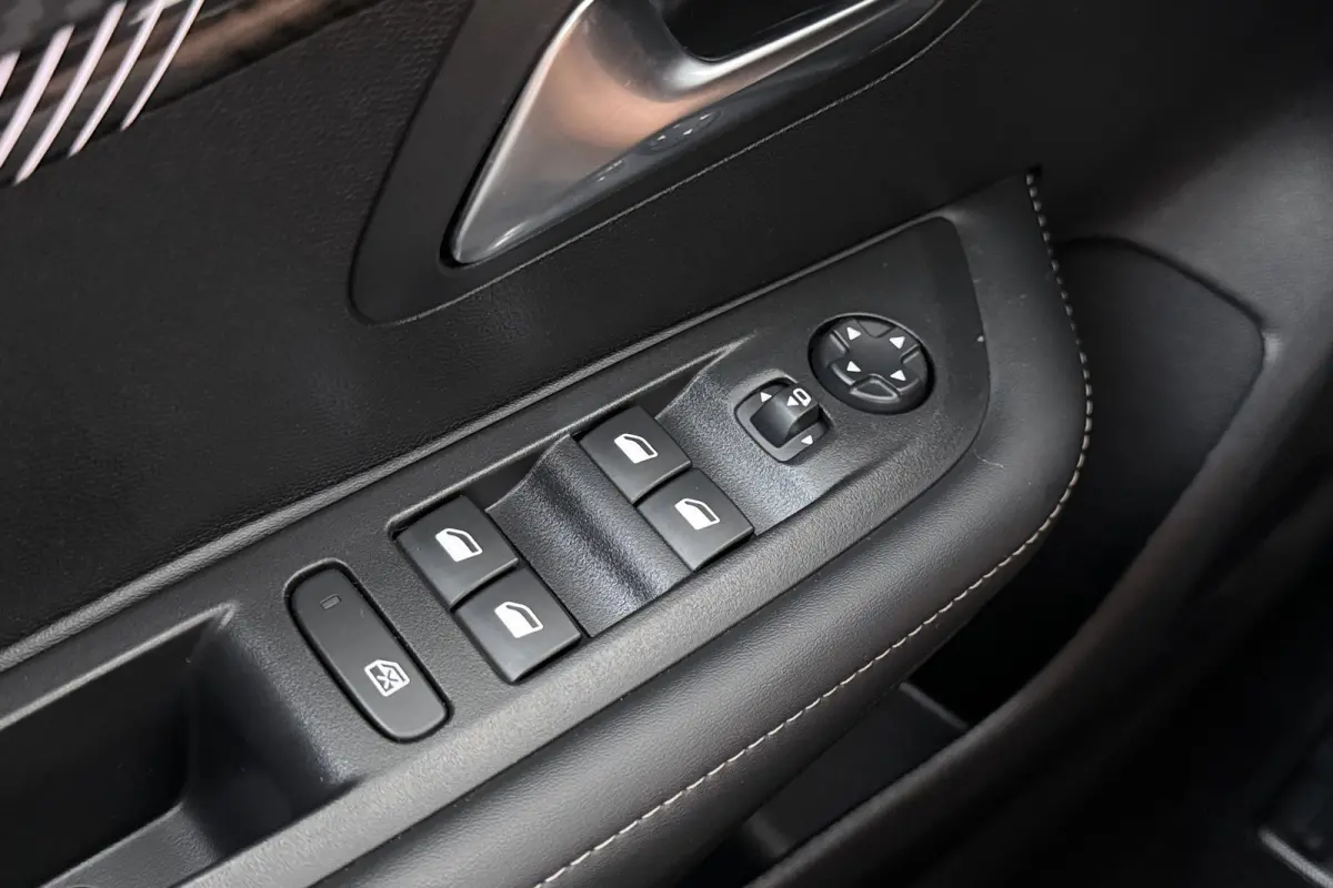 1.2T 101 PK Allure Carplay Cruise LED
