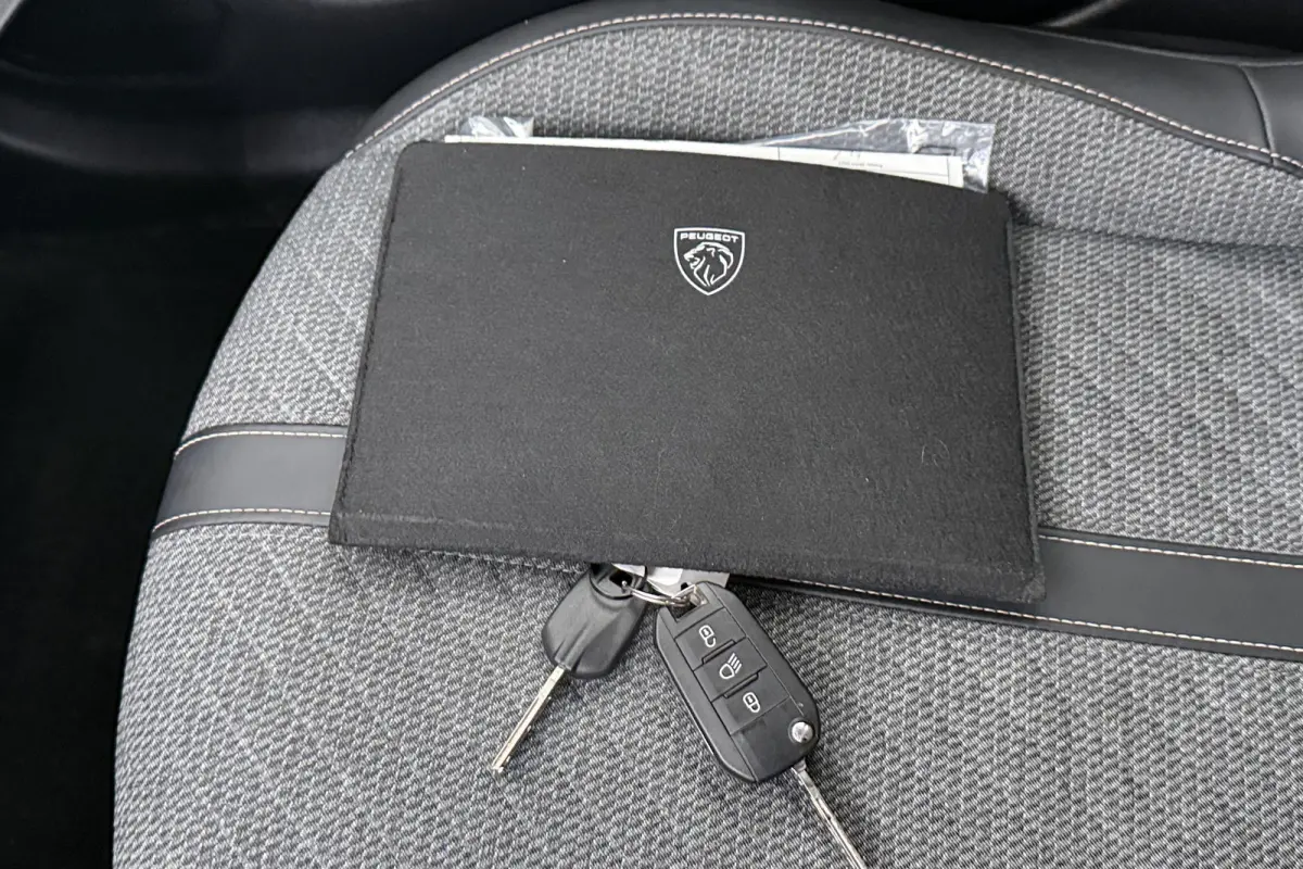 1.2T 101 PK Allure Carplay Cruise LED