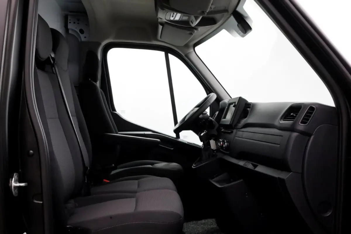 T35 2.3 DCI 150pk E6 Durisotti Lowliner Bakwagen met deuren 1251kg laadverm. 09-2020