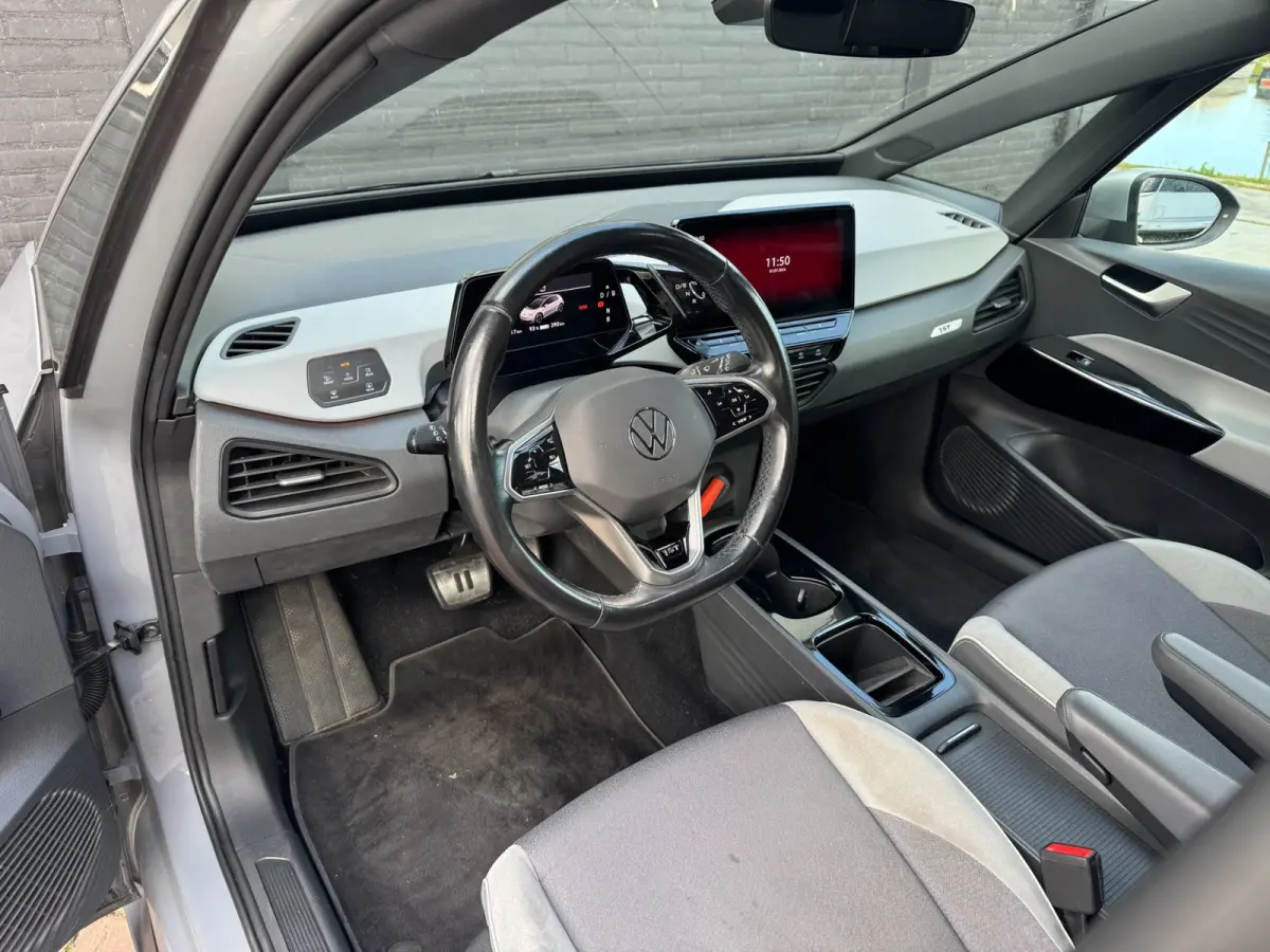 First Plus 58 kWh **CARPLAY + KEYLESS + CAMERA + THAAK**