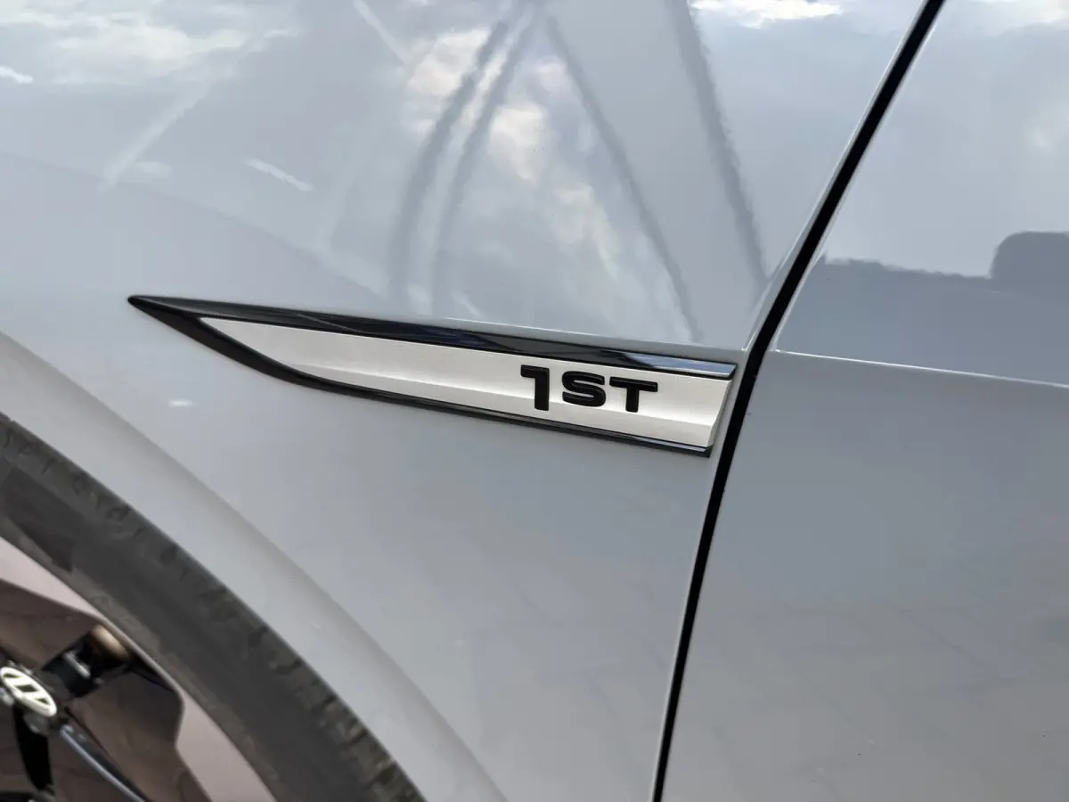 First Plus 58 kWh **CARPLAY + KEYLESS + CAMERA + THAAK**