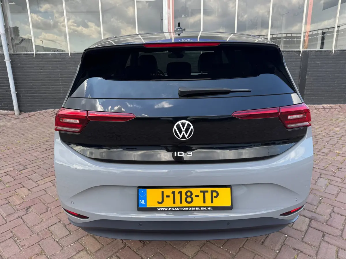 First Plus 58 kWh **CARPLAY + KEYLESS + CAMERA + THAAK**