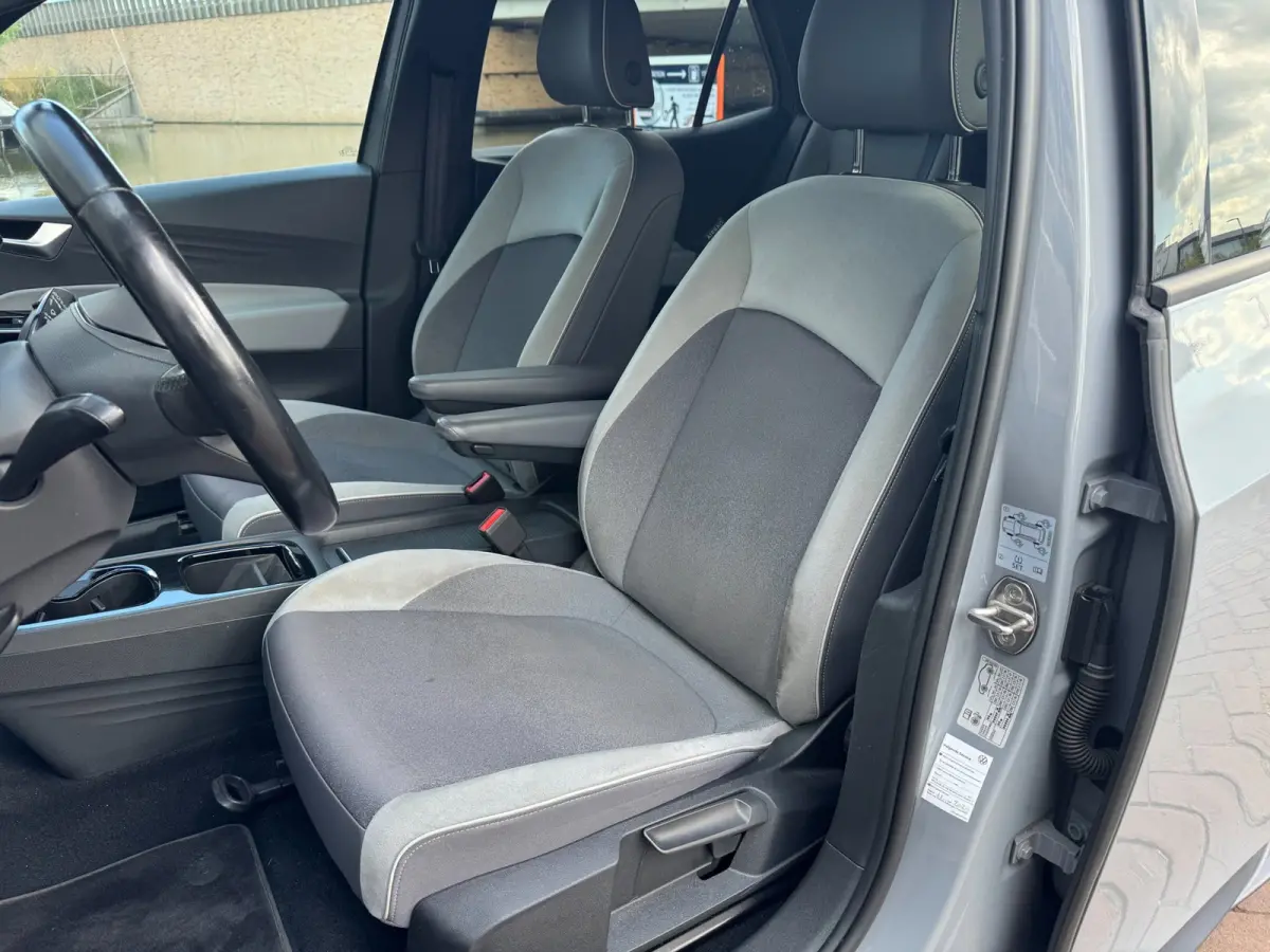First Plus 58 kWh **CARPLAY + KEYLESS + CAMERA + THAAK**