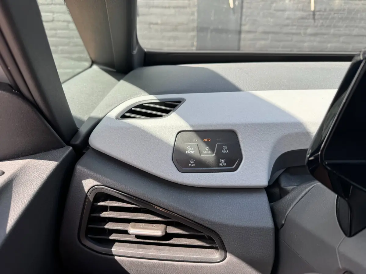 First Plus 58 kWh **CARPLAY + KEYLESS + CAMERA + THAAK**