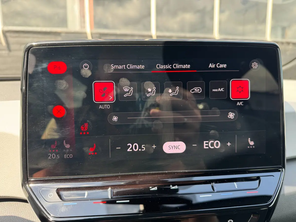 First Plus 58 kWh **CARPLAY + KEYLESS + CAMERA + THAAK**