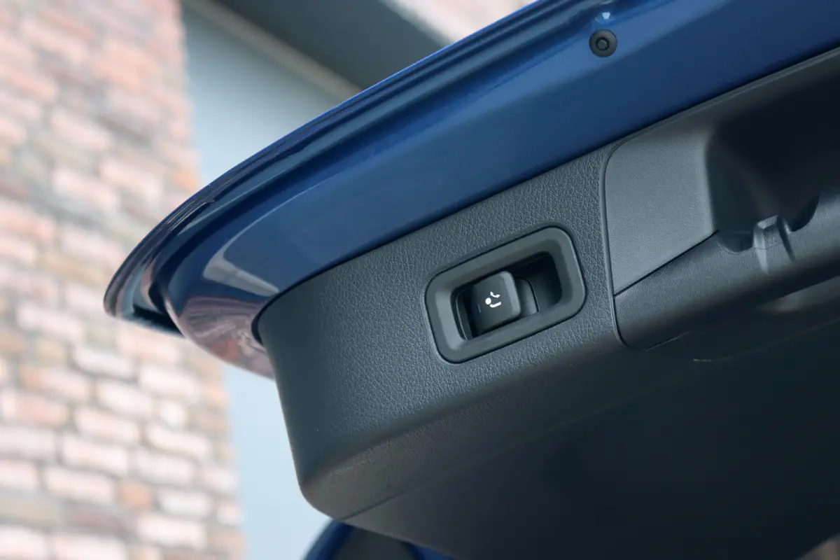 250 e AMG Line Premium+ | Distronic+ | Memory | Trekhaak | Multibeam LED | Stoelverwarming | Augmented Reality | Keyless Go | Advanced Sound System | HUD |