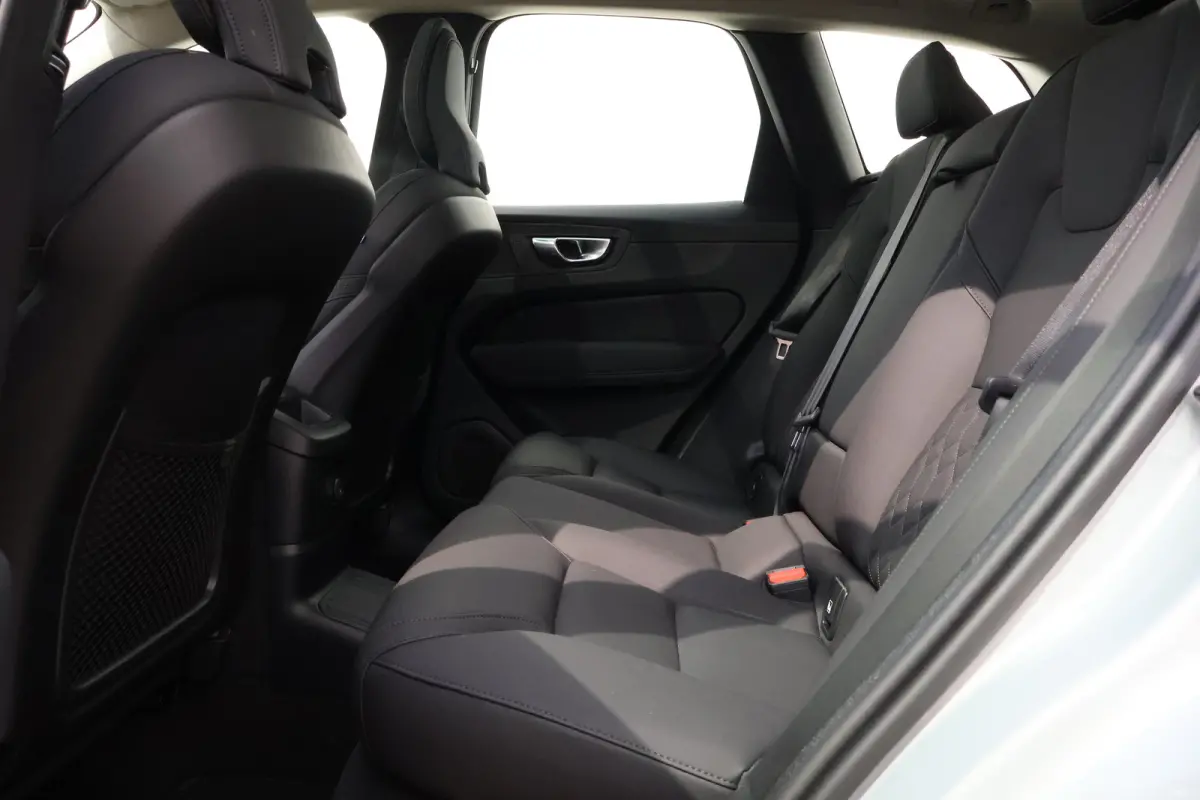 2.0 T6 Plug-in hybrid AWD Plus Dark | Trekhaak | Harman Kardon | HUD |