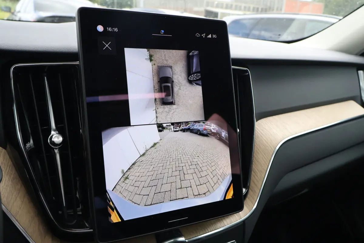 2.0 T6 Plug-in hybrid AWD Plus Dark | Trekhaak | Harman Kardon | HUD |