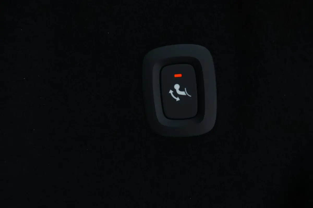 2.0 T6 Plug-in hybrid AWD Plus Dark | Trekhaak | Harman Kardon | HUD |