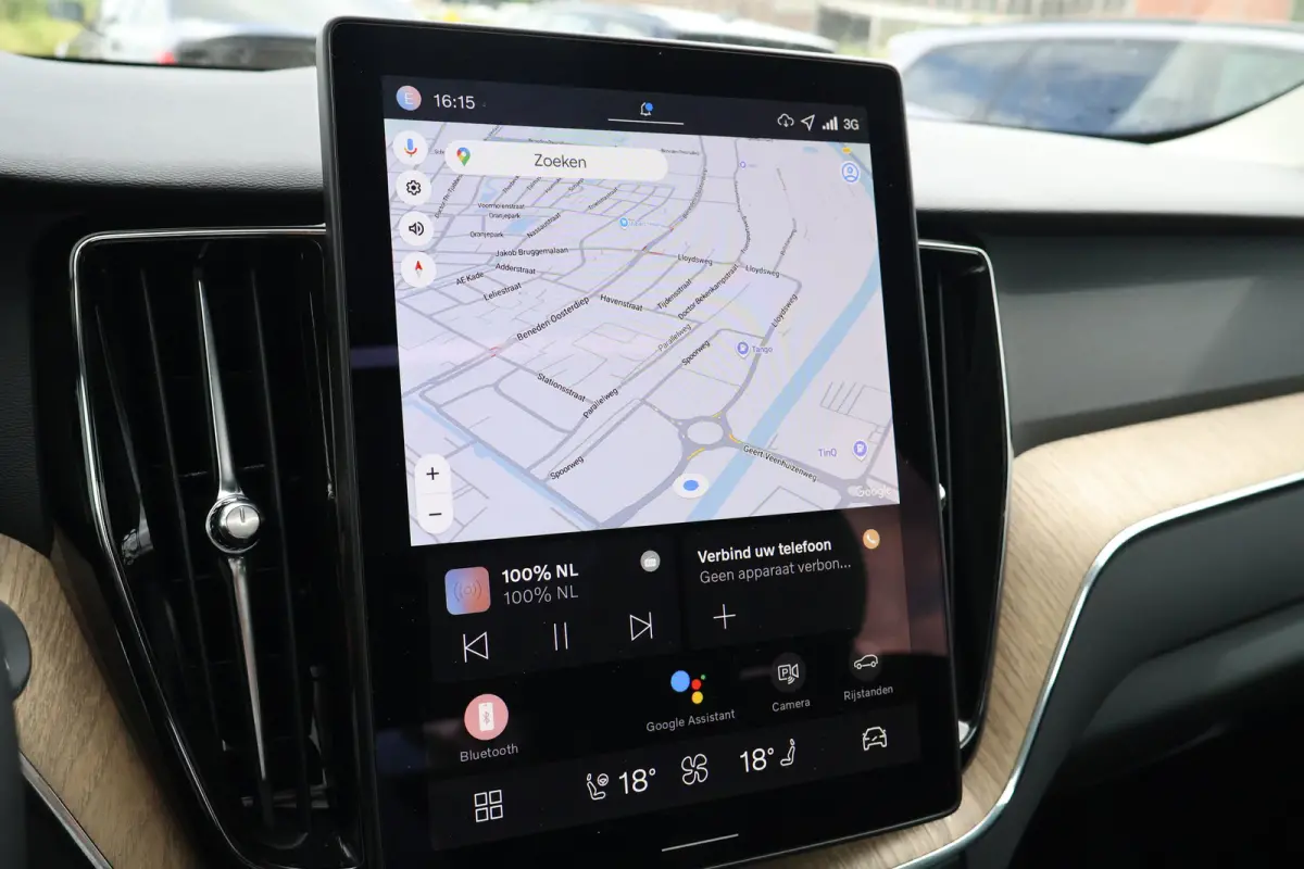 2.0 T6 Plug-in hybrid AWD Plus Dark | Trekhaak | Harman Kardon | HUD |