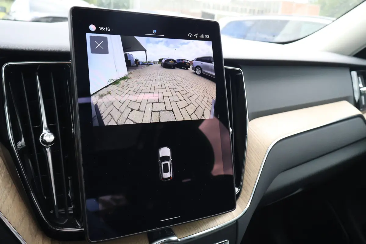 2.0 T6 Plug-in hybrid AWD Plus Dark | Trekhaak | Harman Kardon | HUD |