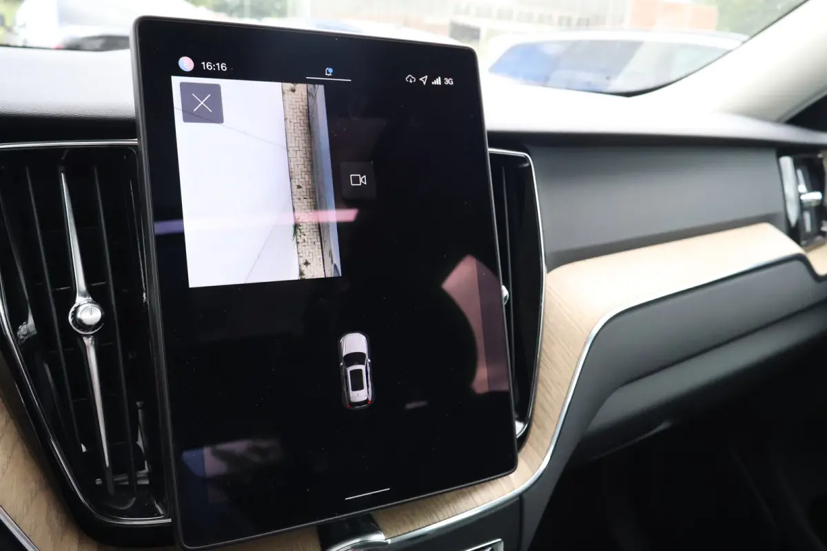 2.0 T6 Plug-in hybrid AWD Plus Dark | Trekhaak | Harman Kardon | HUD |