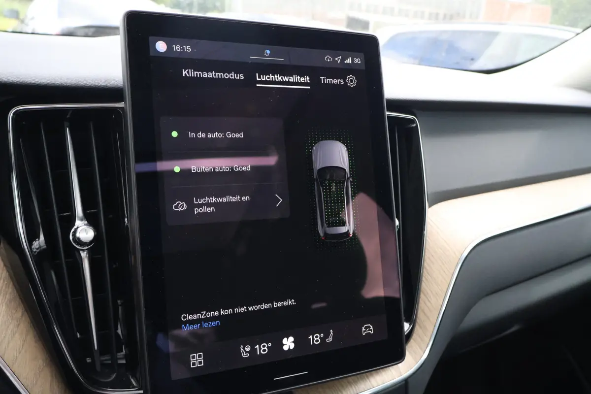 2.0 T6 Plug-in hybrid AWD Plus Dark | Trekhaak | Harman Kardon | HUD |