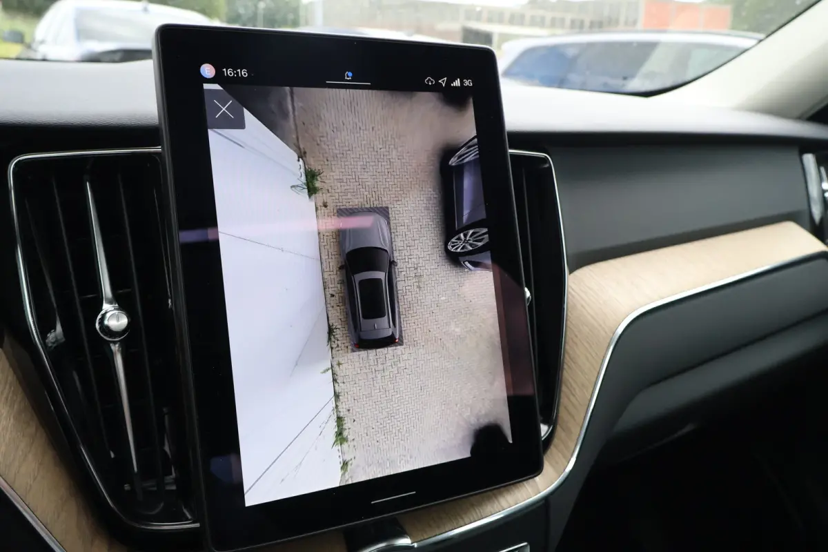 2.0 T6 Plug-in hybrid AWD Plus Dark | Trekhaak | Harman Kardon | HUD |