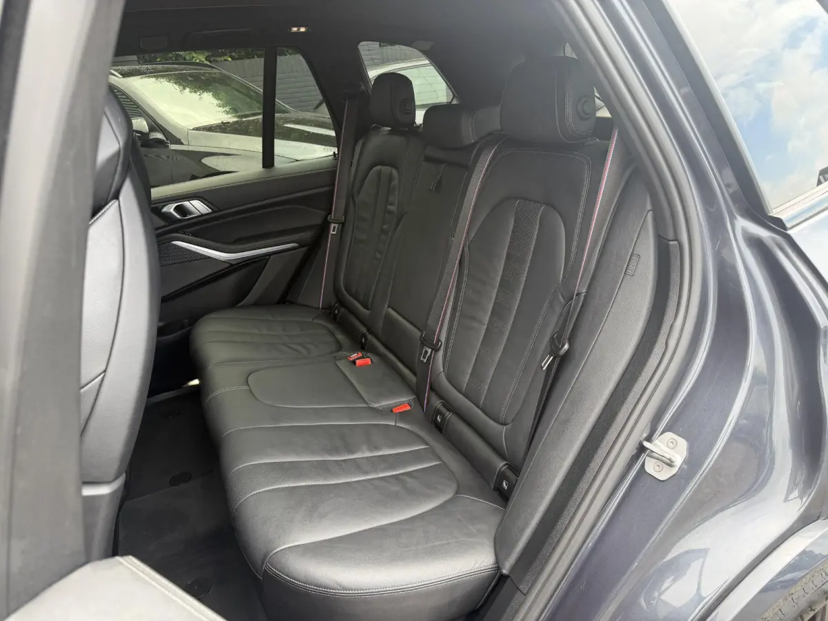 M50i High Executive | M-Sport | Panoramadak | 360* Camera | Skylounge | Laser | Elektrische Trekhaak |