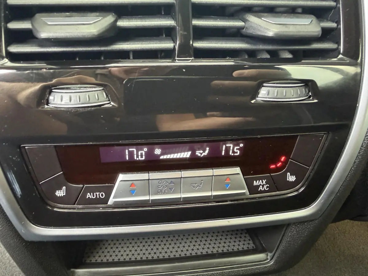 M50i High Executive | M-Sport | Panoramadak | 360* Camera | Skylounge | Laser | Elektrische Trekhaak |