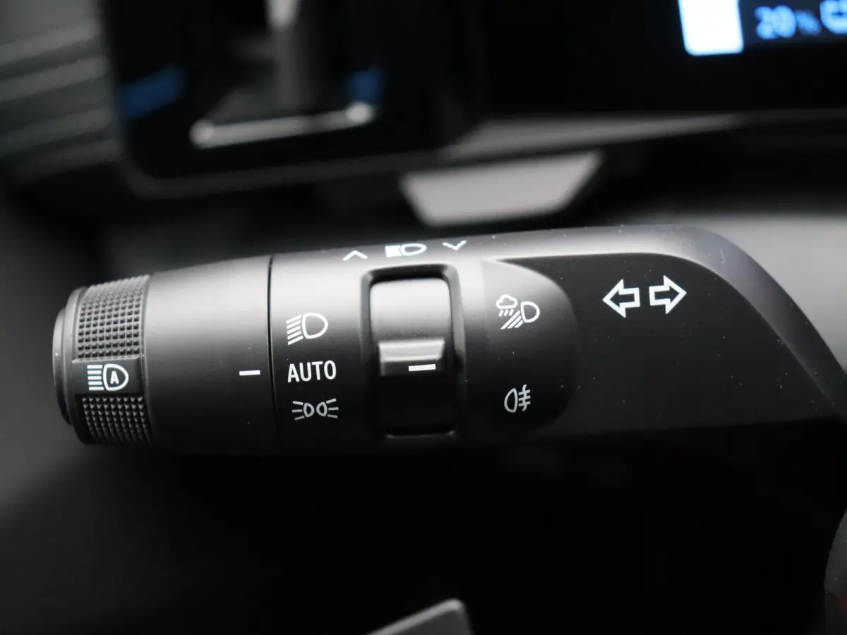 Business Edition 87 kWh | €5000,- KORTING! | Google Build-in | Elektrische Achterklep | Dakrails | Warmtepomp + Batterij Verwarming | Adaptieve Cruise Control | Keyless Entry | Privacy Gla