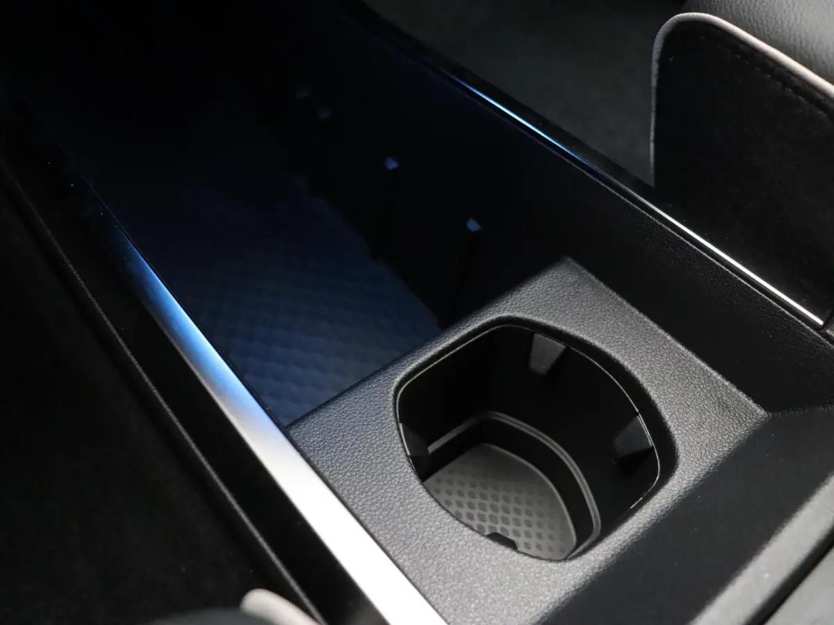 Business Edition 87 kWh | €5000,- KORTING! | Google Build-in | Elektrische Achterklep | Dakrails | Warmtepomp + Batterij Verwarming | Adaptieve Cruise Control | Keyless Entry | Privacy Gla