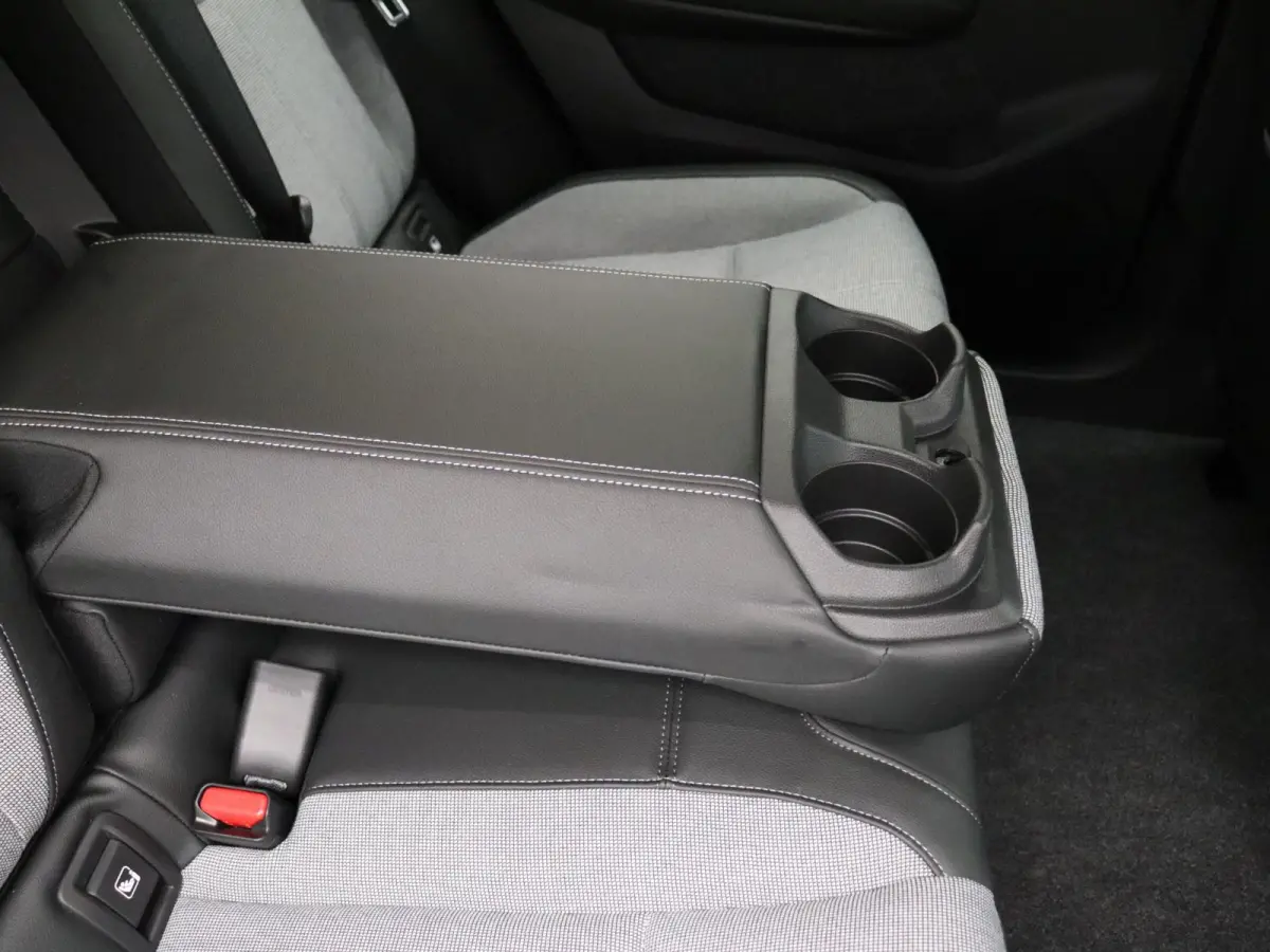 Business Edition 87 kWh | €5000,- KORTING! | Google Build-in | Elektrische Achterklep | Dakrails | Warmtepomp + Batterij Verwarming | Adaptieve Cruise Control | Keyless Entry | Privacy Gla
