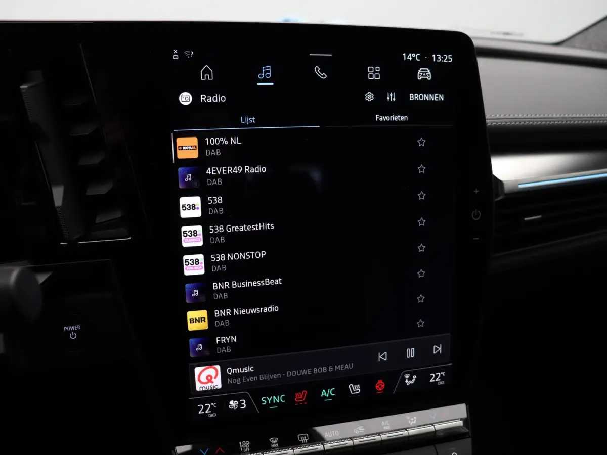 Business Edition 87 kWh | €5000,- KORTING! | Google Build-in | Elektrische Achterklep | Dakrails | Warmtepomp + Batterij Verwarming | Adaptieve Cruise Control | Keyless Entry | Privacy Gla