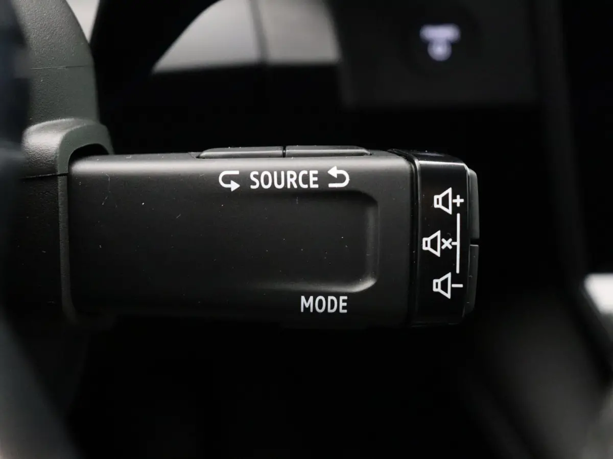 Business Edition 87 kWh | €5000,- KORTING! | Google Build-in | Elektrische Achterklep | Dakrails | Warmtepomp + Batterij Verwarming | Adaptieve Cruise Control | Keyless Entry | Privacy Gla