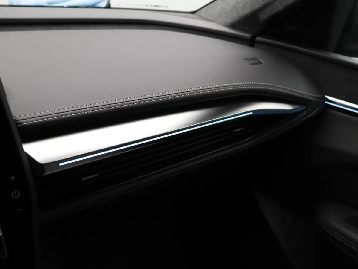 Business Edition 87 kWh | €5000,- KORTING! | Google Build-in | Elektrische Achterklep | Dakrails | Warmtepomp + Batterij Verwarming | Adaptieve Cruise Control | Keyless Entry | Privacy Gla