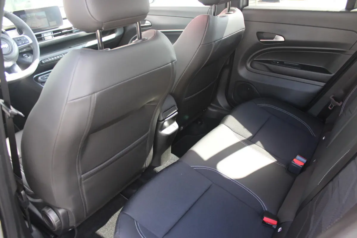 1.2 e-Hybrid 110PK SUMMIT | PANORAMA SCHUIF/KANTEL DAK | INFOTAINMENT & CONVENIENCE PACK: NAVIGATIE/VERKEERBORDENINFORMATIE/KEYLESS ENTRY EN START/HANDSFREE ELEKTRISCH BEDIENBARE ACHTERKLEP/
