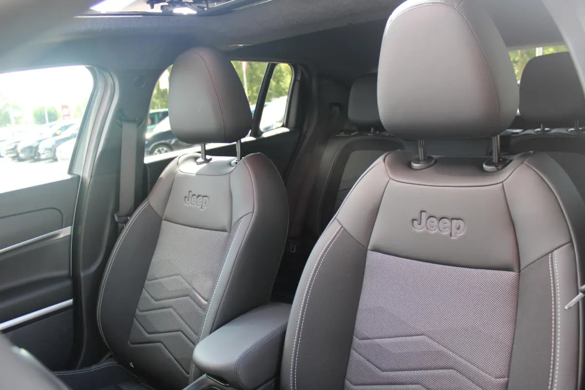 1.2 e-Hybrid 110PK SUMMIT | PANORAMA SCHUIF/KANTEL DAK | INFOTAINMENT & CONVENIENCE PACK: NAVIGATIE/VERKEERBORDENINFORMATIE/KEYLESS ENTRY EN START/HANDSFREE ELEKTRISCH BEDIENBARE ACHTERKLEP/