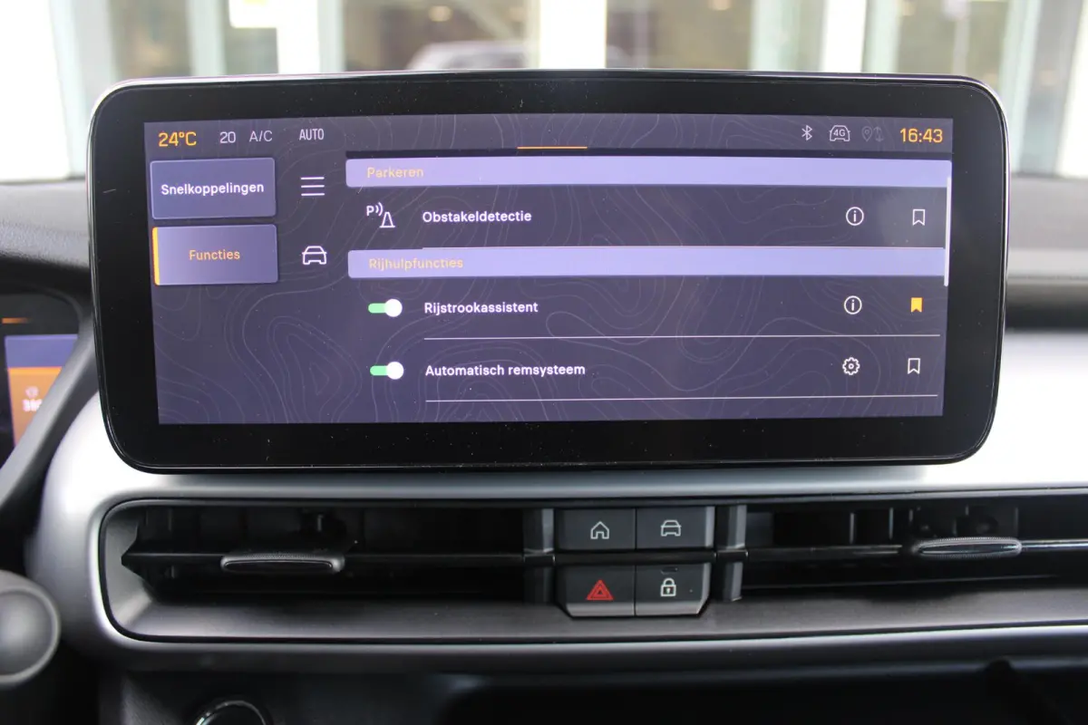 1.2 e-Hybrid 110PK SUMMIT | PANORAMA SCHUIF/KANTEL DAK | INFOTAINMENT & CONVENIENCE PACK: NAVIGATIE/VERKEERBORDENINFORMATIE/KEYLESS ENTRY EN START/HANDSFREE ELEKTRISCH BEDIENBARE ACHTERKLEP/
