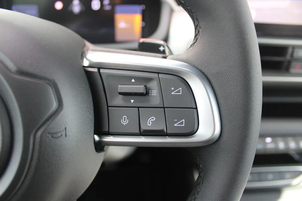 1.2 e-Hybrid 110PK SUMMIT | PANORAMA SCHUIF/KANTEL DAK | INFOTAINMENT & CONVENIENCE PACK: NAVIGATIE/VERKEERBORDENINFORMATIE/KEYLESS ENTRY EN START/HANDSFREE ELEKTRISCH BEDIENBARE ACHTERKLEP/