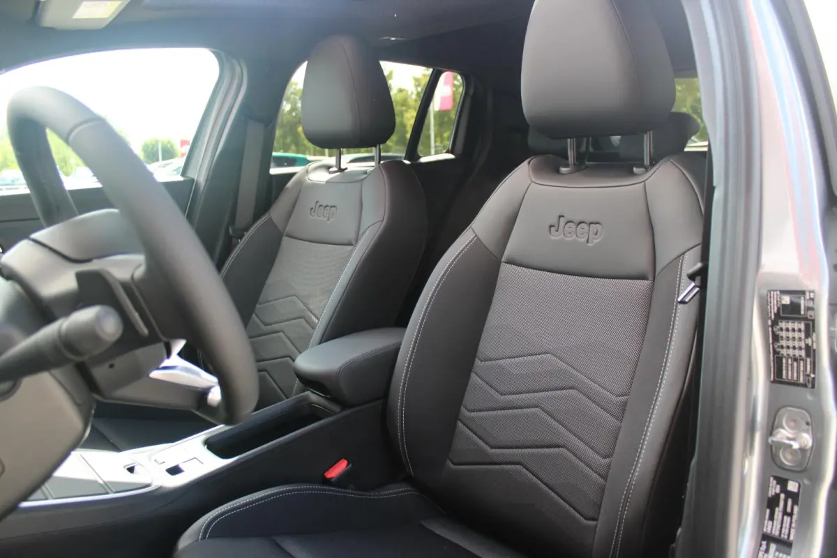 1.2 e-Hybrid 110PK SUMMIT | PANORAMA SCHUIF/KANTEL DAK | INFOTAINMENT & CONVENIENCE PACK: NAVIGATIE/VERKEERBORDENINFORMATIE/KEYLESS ENTRY EN START/HANDSFREE ELEKTRISCH BEDIENBARE ACHTERKLEP/