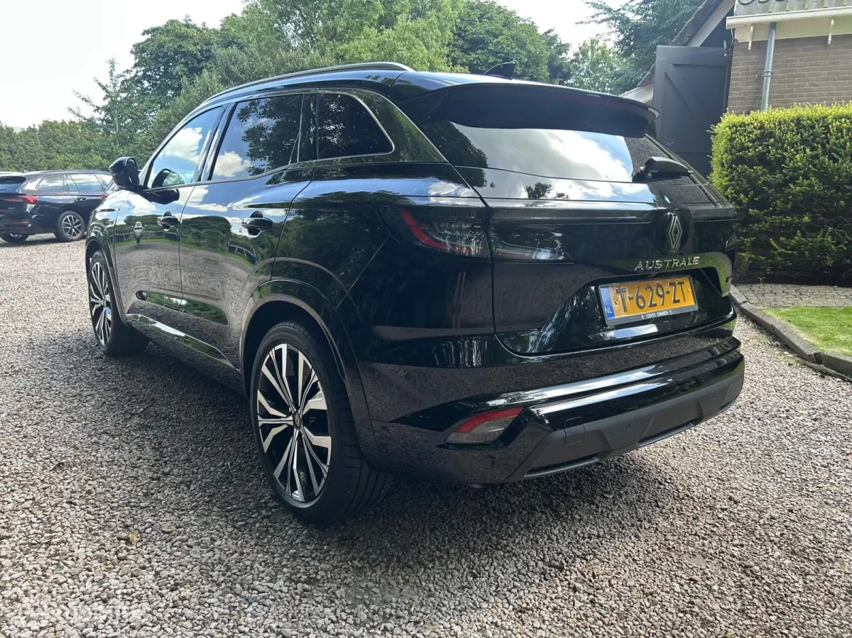 1.2 E-Tech full hybrid 200 iconic trekhaak 1eig