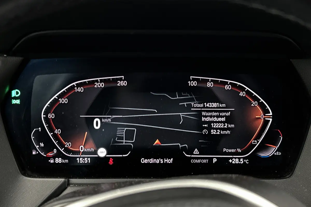 118i M-Sport | Panoramadak | Stoelverwarming | Lederen bekleding