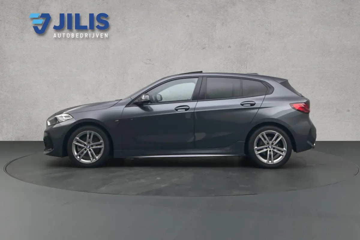 118i M-Sport | Panoramadak | Stoelverwarming | Lederen bekleding