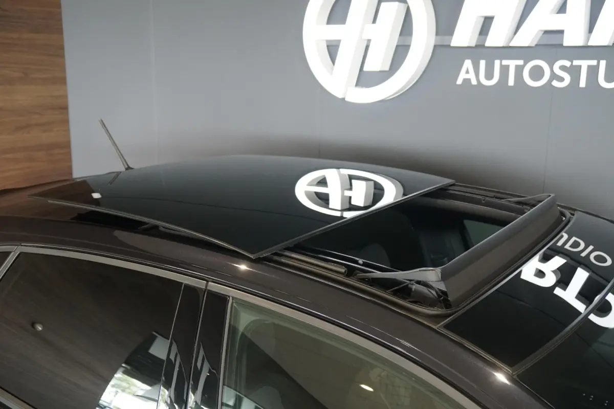 1.0 TSI R-Line Business + IQ LIGHT / KEYLESS / PANO / CAMERA