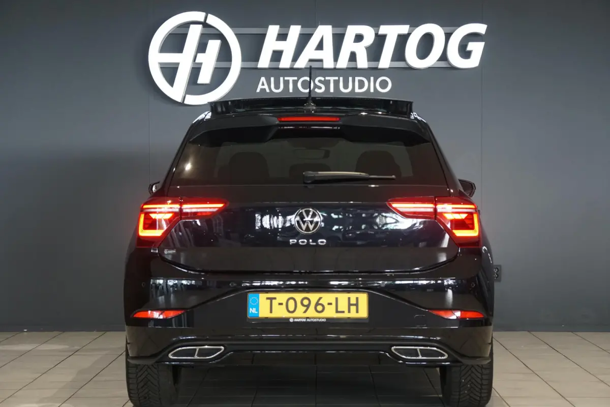 1.0 TSI R-Line Business + IQ LIGHT / KEYLESS / PANO / CAMERA