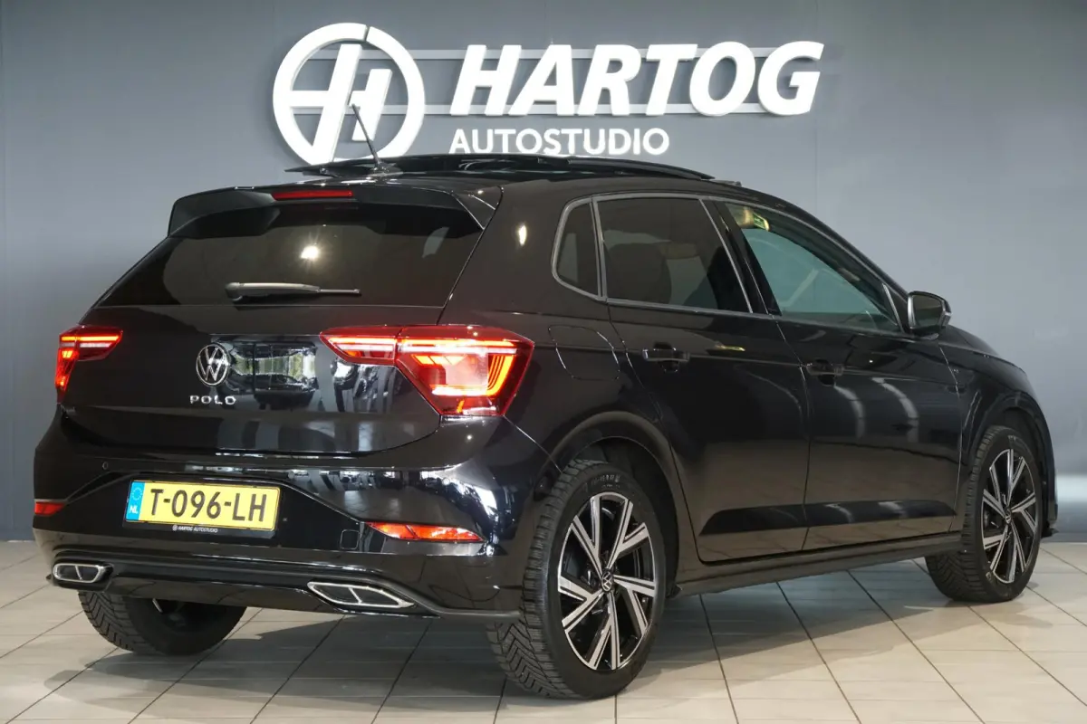 1.0 TSI R-Line Business + IQ LIGHT / KEYLESS / PANO / CAMERA