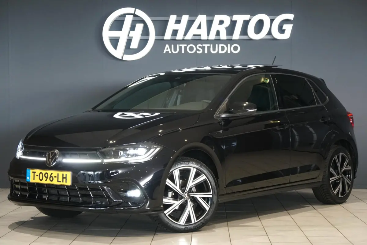 1.0 TSI R-Line Business + IQ LIGHT / KEYLESS / PANO / CAMERA