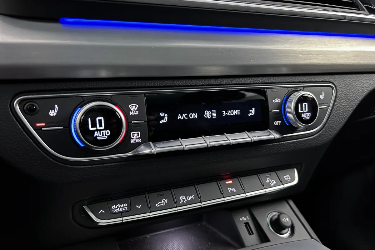 50 TFSI e S-line Quattro | Panoramadak | Matrix led | Camera | Stoelverwarming | Half lederen bekleding