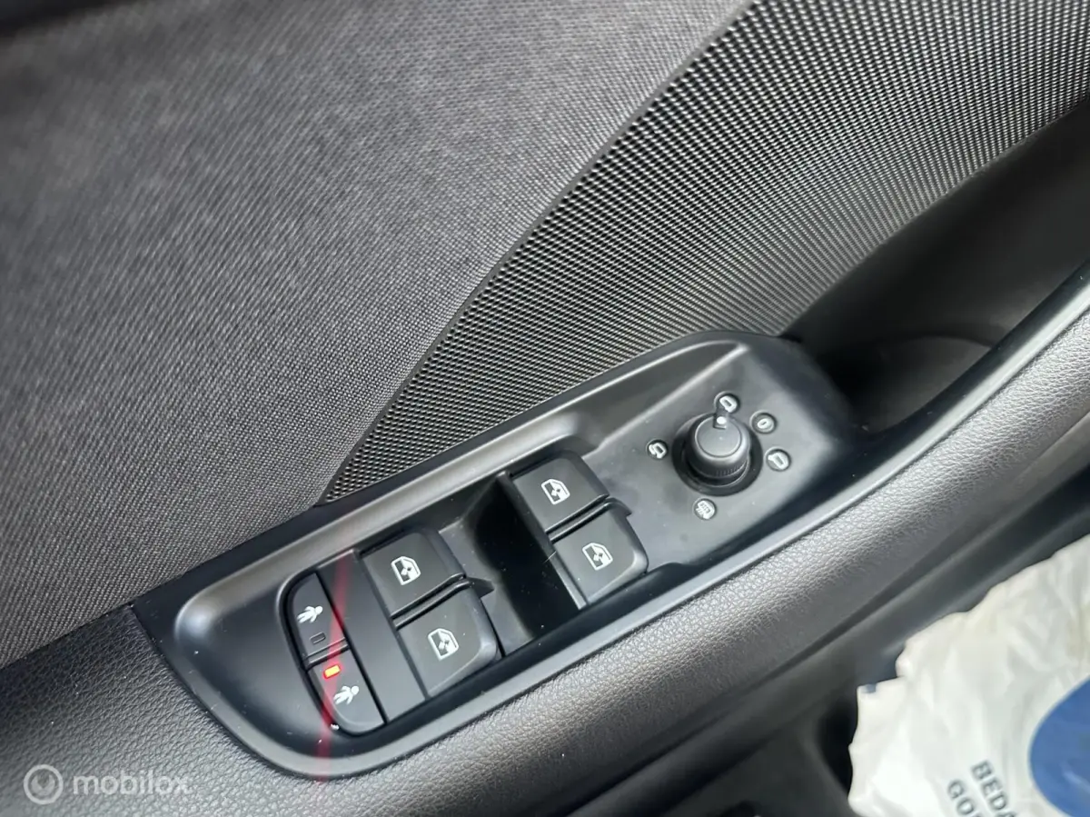 1.0 TFSI 115PK AUTOMAAT AIRCO NAVIGATIE PARKEERSENSOREN CRUISE CONTROLE