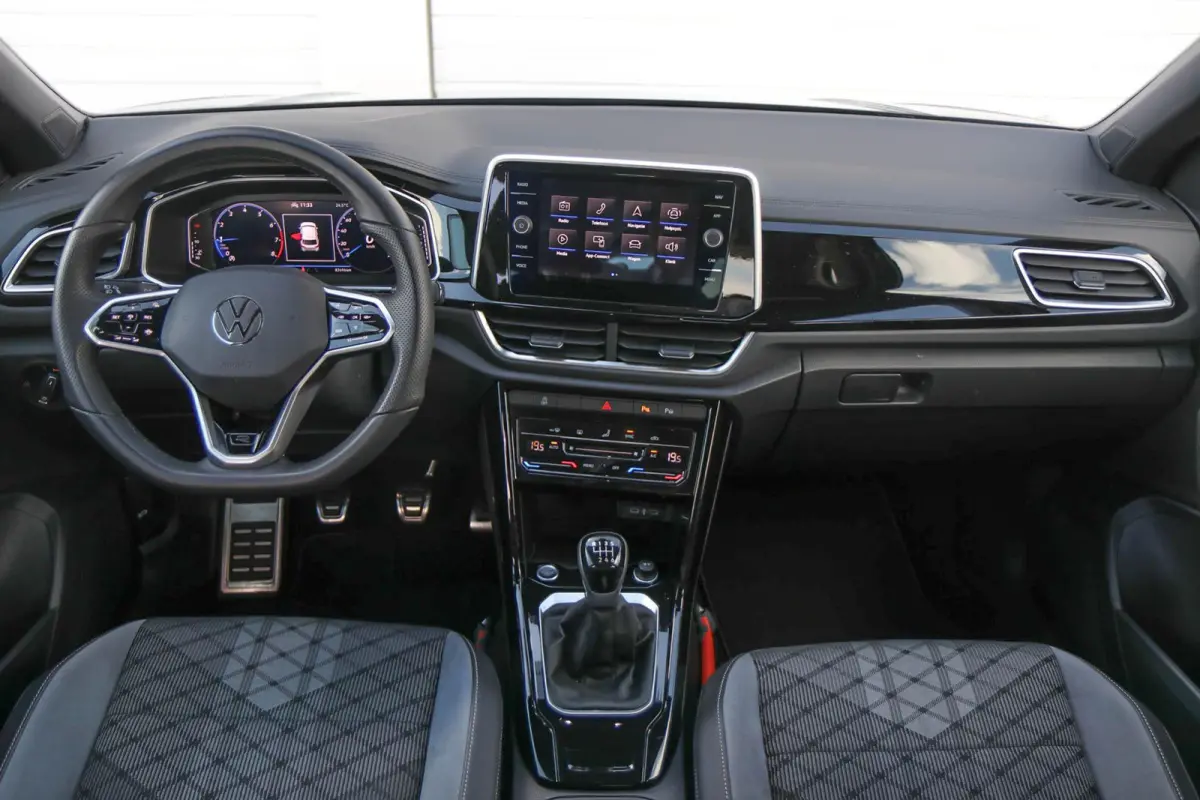 1.0 TSI 110pk R-Line | App Connect | Achteruitrijcamera | Cruise Control