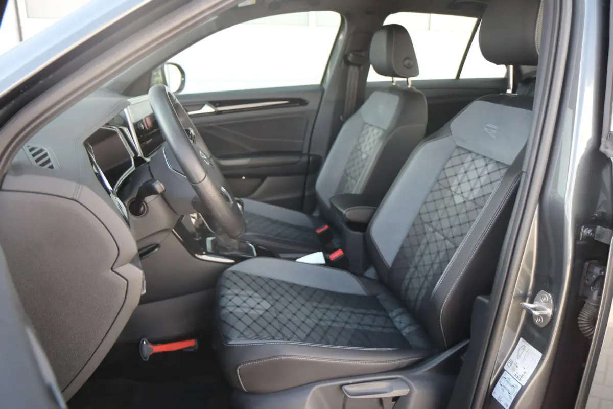 1.0 TSI 110pk R-Line | App Connect | Achteruitrijcamera | Cruise Control