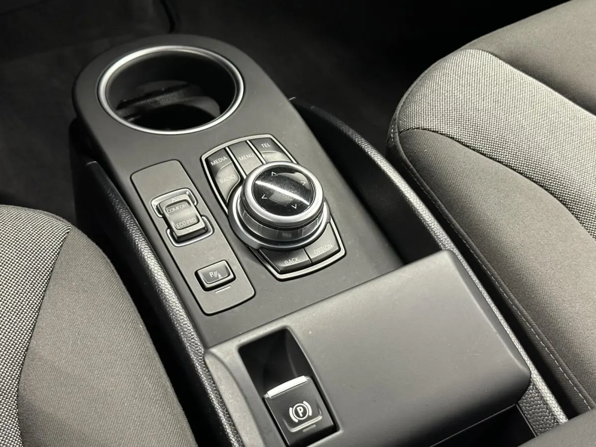 Basis iPerformance 94Ah 33 kWh Soh 87% CAMERA NAVI ECC CRUISE.