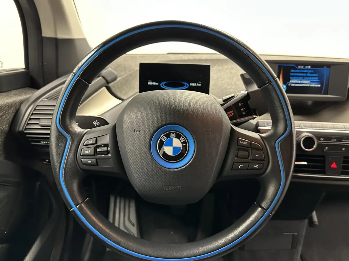 Basis iPerformance 94Ah 33 kWh Soh 87% CAMERA NAVI ECC CRUISE.