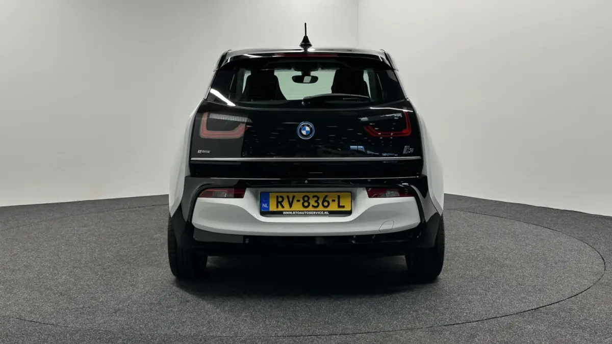 Basis iPerformance 94Ah 33 kWh Soh 87% CAMERA NAVI ECC CRUISE.