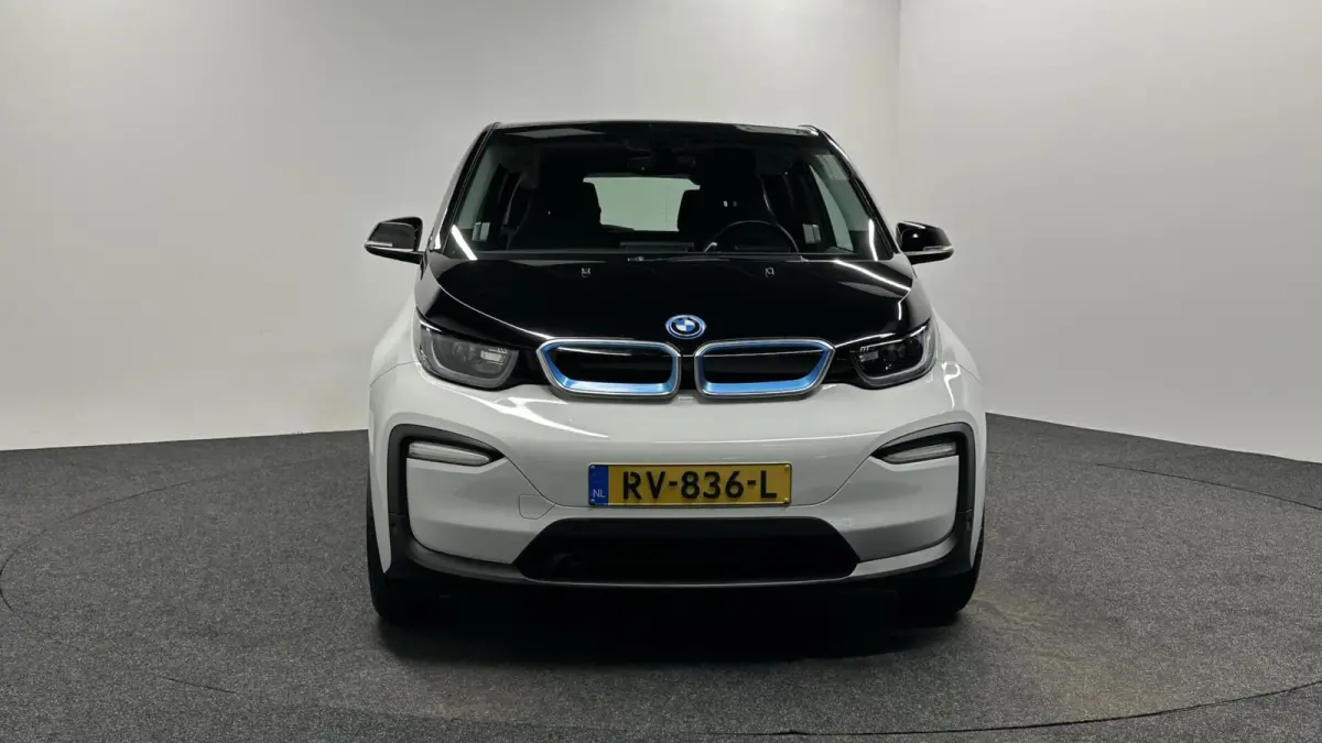 Basis iPerformance 94Ah 33 kWh Soh 87% CAMERA NAVI ECC CRUISE.
