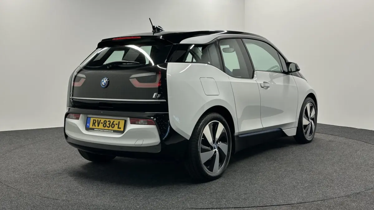 Basis iPerformance 94Ah 33 kWh Soh 87% CAMERA NAVI ECC CRUISE.