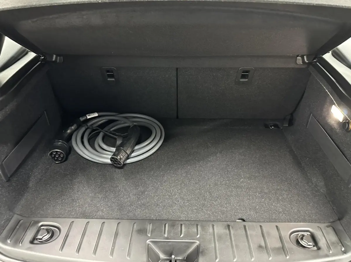Basis iPerformance 94Ah 33 kWh Soh 87% CAMERA NAVI ECC CRUISE.