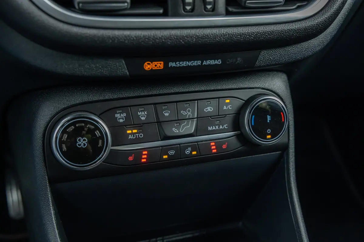1.0 EcoBoost ST-Line X | 100% dealer o.h. | Adaptieve cruise | LED verlichting | Dodehoek detectie | Keyless | Camera | Winter-pack | B&O Adio incl. DAB | Privacy-glass