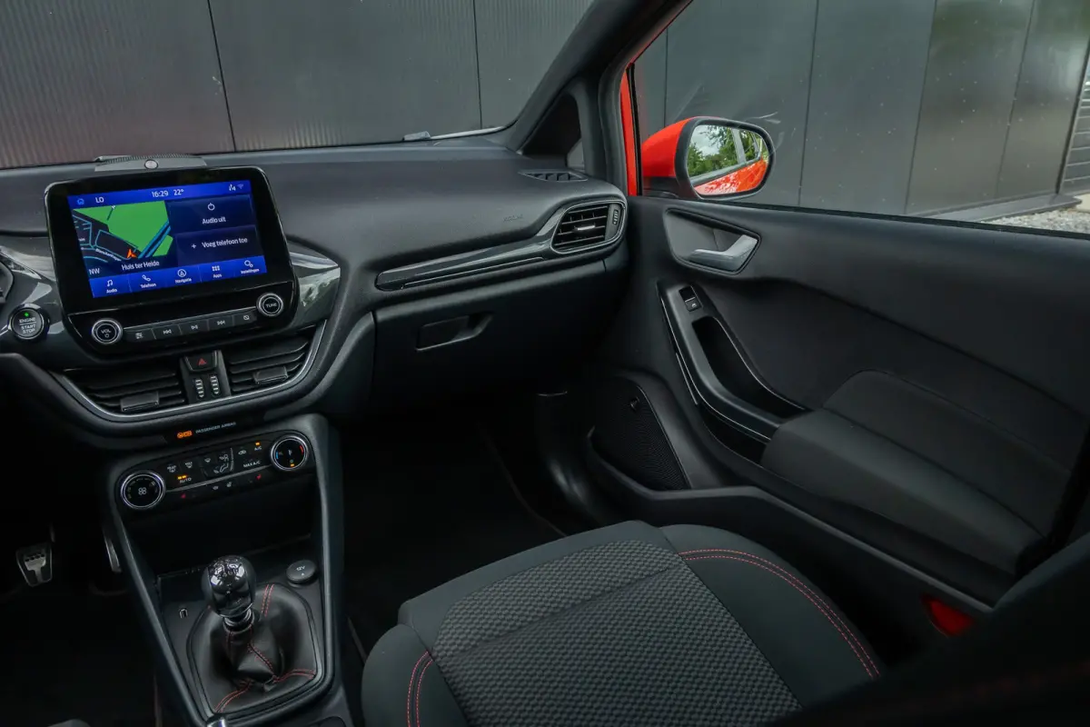 1.0 EcoBoost ST-Line X | 100% dealer o.h. | Adaptieve cruise | LED verlichting | Dodehoek detectie | Keyless | Camera | Winter-pack | B&O Adio incl. DAB | Privacy-glass